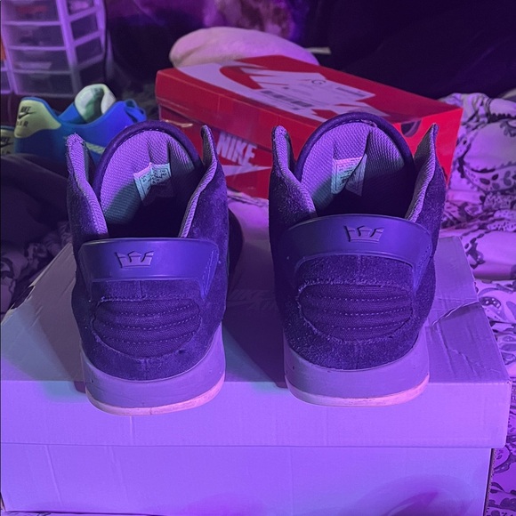 Supra - Picture 2 of 3